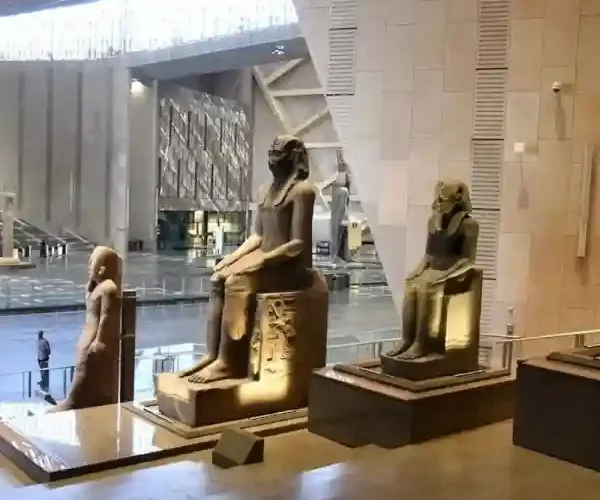 Giza Pyramids and National Museum Tour