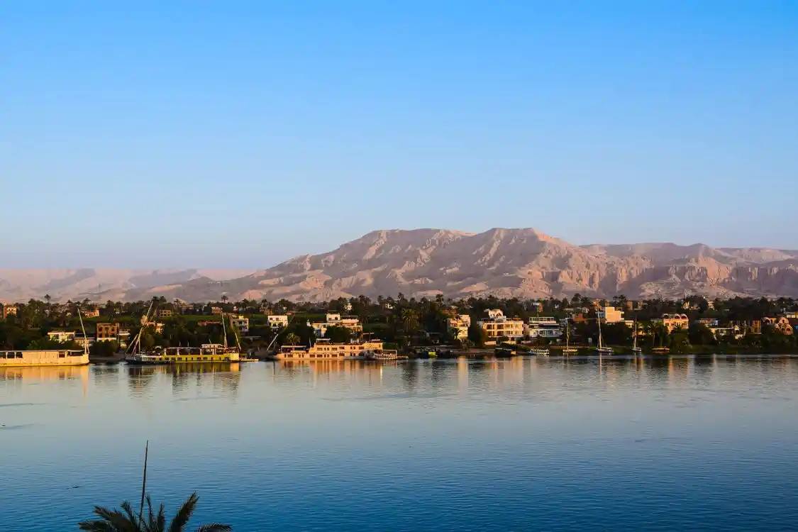 Luxury luxury egypt travel packages featuring custom cairo itineraries and deluxe nile cruises.